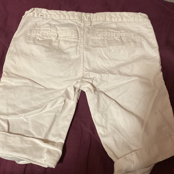 Long white shorts - Picture 2 of 3
